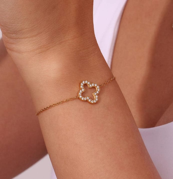Hollow Clover Bracelete